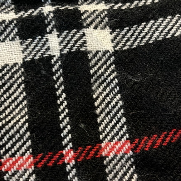 Classic plaid scarf - Picture 6 of 7